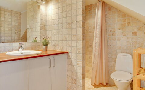 Aline - 1Km from the Sea: Sol, Mur, Luminaire Plomberie, Salle De Bains, Design Intérieur, Sol, Plafond, Tuile, Évier, Plomberie