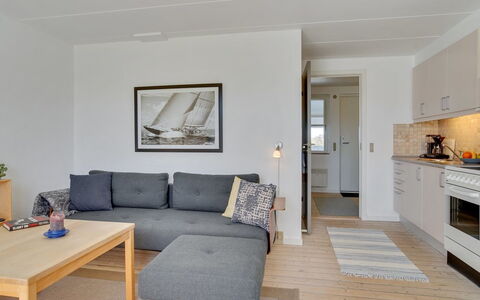 Aline - 1Km from the Sea: Meubles, Sol, Canapé, Sol, Bois, Design Intérieur, Table, Salon, Parquet, Plafond