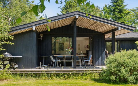 Lasse - 1.5Km from the Sea: Bois, Maison, Chalet, Domicile, Toit, Zone Rurale, Siding, Cabane En Rondins, Batiments Jardin, Dur