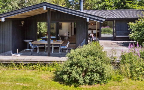 Lasse - 1.5Km from the Sea: Bois, Maison, Chalet, Domicile, Toit, Zone Rurale, Siding, Cabane En Rondins, Batiments Jardin, Dur