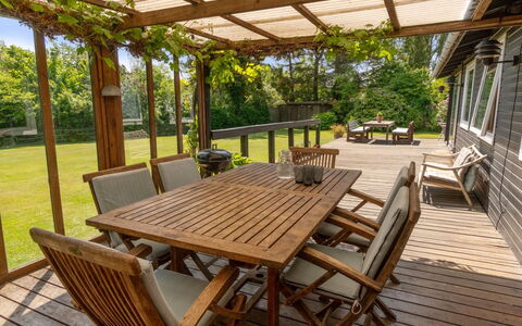 Gritt - 800M from the Sea: Bois, Chalet, Dur, Planche, Tache De Bois, Batiments Jardin, Conception, Cour, Cabane En Rondins, Arrière-Cour