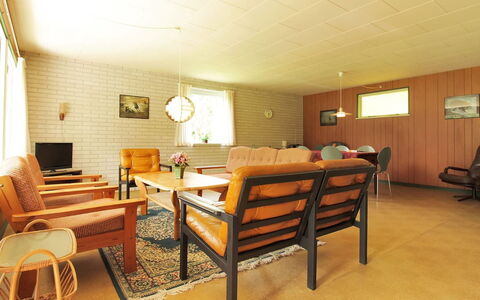 Bergitte - 450M from the Sea: Bois, Maison, Chalet, Domicile, Toit, Zone Rurale, Siding, Cabane En Rondins, Batiments Jardin, Dur