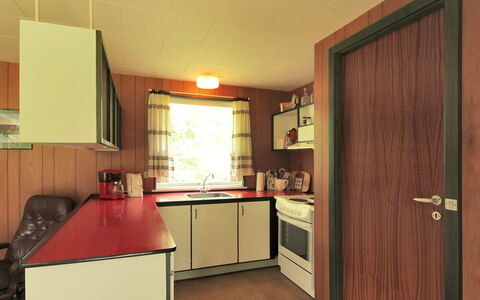 Bergitte - 450M from the Sea: Bois, Maison, Chalet, Domicile, Toit, Zone Rurale, Siding, Cabane En Rondins, Batiments Jardin, Dur