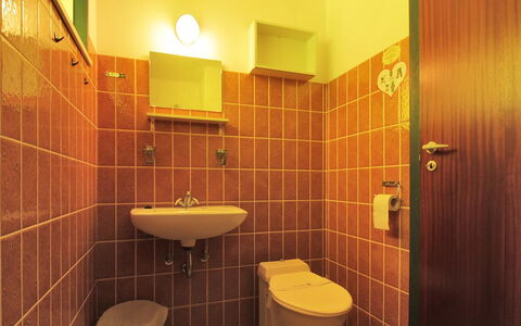 Bergitte - 450M from the Sea: Bois, Maison, Chalet, Domicile, Toit, Zone Rurale, Siding, Cabane En Rondins, Batiments Jardin, Dur