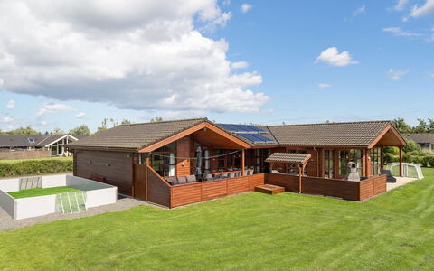 Niela - 800M from the Sea: Piscine, Mobilier De Jardin, Meubles, Recours, Dalle, Eco Hôtel, Ombre, Chaise, Loisir, Biens