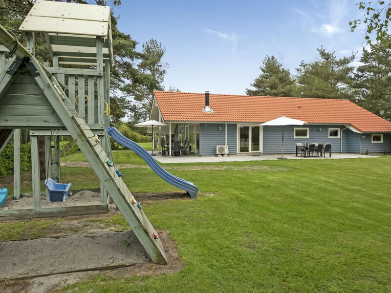 Heraldina - 800M from the Sea