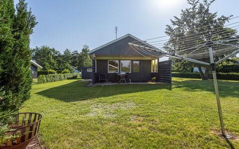 Davida - 400M from the Sea: Herbe, Maison, Toit, Domicile, Chalet, Arbuste, Lot Terre, Zone Rurale, Ferme, Couverture De Sol