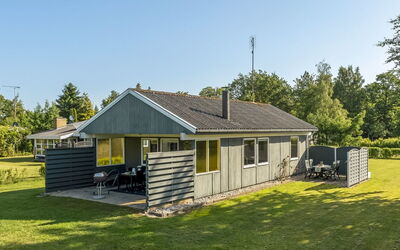 Davida - 400M from the Sea