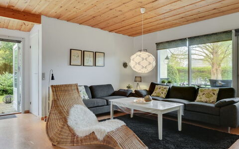 Arnulf - 400M from the Sea: Maison, Domicile, Toit, Chalet, Lot Terre, Biens, Ferme, Village, Ferme
