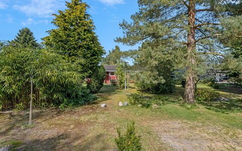 Berit - 700M from the Sea: Bois, Maison, Chalet, Domicile, Toit, Zone Rurale, Siding, Cabane En Rondins, Batiments Jardin, Dur