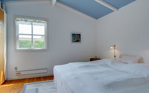 Siem - 650M from the Sea: Plafond, Design Intérieur, Chambre, Sol, Sol, Lit, Domicile, Pièce, Drap De Lit, Meubles