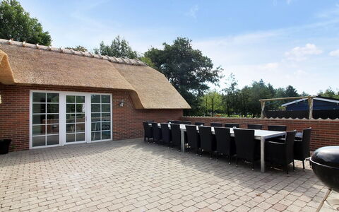 Erra - 250M from the Sea: Bois, Maison, Chalet, Domicile, Toit, Zone Rurale, Siding, Cabane En Rondins, Batiments Jardin, Dur