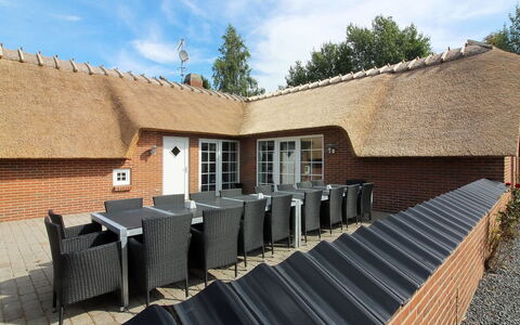 Erra - 250M from the Sea: Bois, Maison, Chalet, Domicile, Toit, Zone Rurale, Siding, Cabane En Rondins, Batiments Jardin, Dur