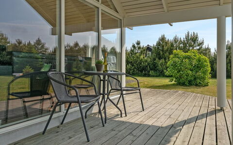 Bolli - 1.1Km from the Sea: Toit, Domicile, Porte, Chalet, Ombre, Siding, Cour, Biens, Arrière-Cour
