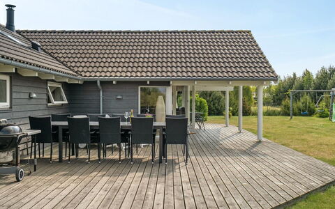 Bolli - 1.1Km from the Sea: Toit, Domicile, Porte, Chalet, Ombre, Siding, Cour, Biens, Arrière-Cour