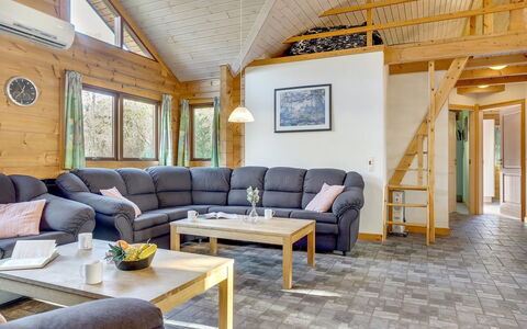 Dora - 180M from the Sea: Bois, Plafond, Design Intérieur, Sol, Meubles, Canapé, Sol, Domicile, Salon, Dur