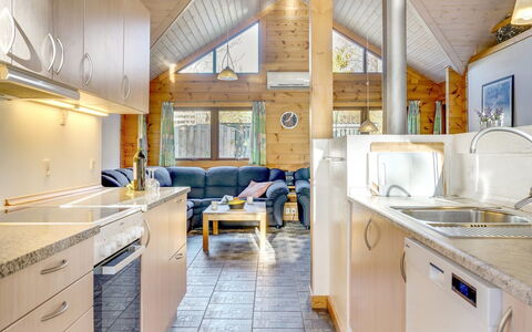 Dora - 180M from the Sea: Bois, Plafond, Design Intérieur, Cuisine, Comptoir, Pièce, Évier, Chalet, Salon, Canapé
