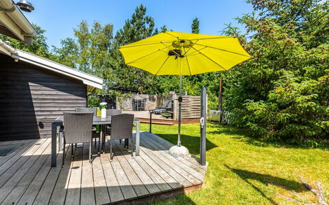 Gabi - 700M from the Sea: Herbe, Arbuste, Maison, Jardin, Domicile, Chalet, Lot Terre, Pelouse, Couverture De Sol