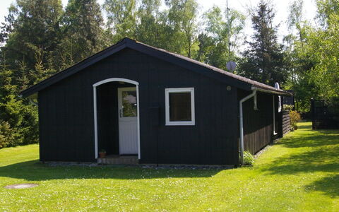 Gyri - 800M from the Sea: Bois, Tache De Bois, Planche, Dur, Chalet, Plate-Forme, Siding, Ombre, Parquet, Batiments Jardin
