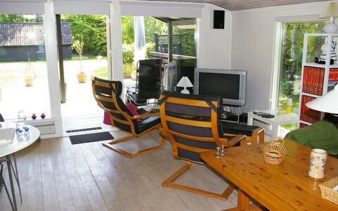 Gyri - 800M from the Sea: Bois, Tache De Bois, Planche, Dur, Chalet, Plate-Forme, Siding, Ombre, Parquet, Batiments Jardin