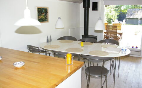 Gyri - 800M from the Sea: Bois, Tache De Bois, Planche, Dur, Chalet, Plate-Forme, Siding, Ombre, Parquet, Batiments Jardin