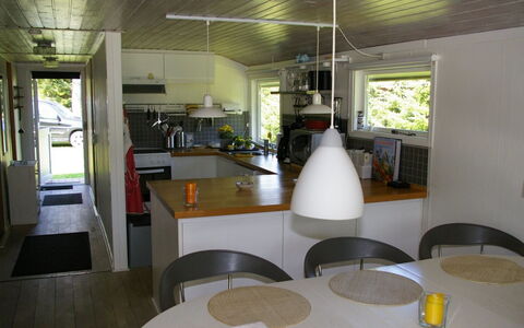 Gyri - 800M from the Sea: Bois, Tache De Bois, Planche, Dur, Chalet, Plate-Forme, Siding, Ombre, Parquet, Batiments Jardin