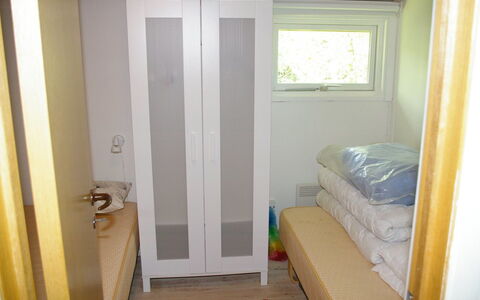 Gyri - 800M from the Sea: Bois, Tache De Bois, Planche, Dur, Chalet, Plate-Forme, Siding, Ombre, Parquet, Batiments Jardin