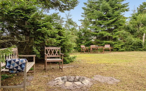 Elja - 600M from the Sea: Bois, Maison, Chalet, Domicile, Toit, Zone Rurale, Siding, Cabane En Rondins, Batiments Jardin, Dur