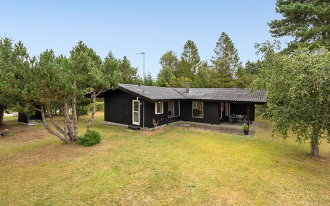 Elja - 600M from the Sea: Bois, Maison, Chalet, Domicile, Toit, Zone Rurale, Siding, Cabane En Rondins, Batiments Jardin, Dur