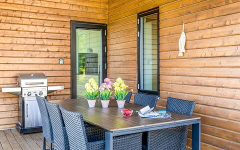 Gojana - 400M from the Sea: Toit, Domicile, Chalet, Siding, Ombre, Ferme, Biens, Allée, Batiments Jardin, Cour