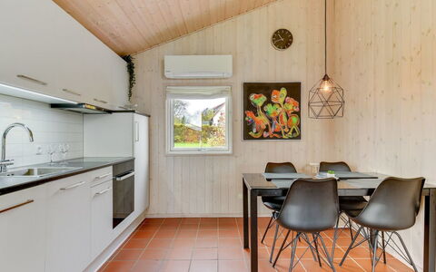 Helga - 100M from the Sea: Design Intérieur, Bois, Sol, Plafond, Meubles, Cuisine, Sol, Comptoir, Éclairage, Pièce