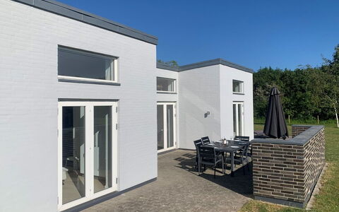 Hvenild - 800M from the Sea: Toit, Domicile, Chalet, Siding, Ombre, Ferme, Biens, Allée, Batiments Jardin, Cour
