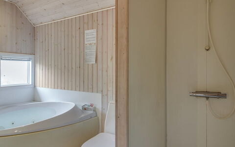Telia - 250M from the Sea: Salle De Bains, Luminaire Plomberie, Sol, Sol, Bois, Baignoire, Design Intérieur, Lavabo, Plafond, Évier