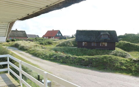 Telia - 250M from the Sea: Toit, Domicile, Chalet, Siding, Ombre, Ferme, Biens, Allée, Batiments Jardin, Cour