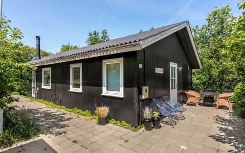 Maik - 1.5Km from the Sea: Toit, Domicile, Chalet, Siding, Ombre, Ferme, Biens, Allée, Batiments Jardin, Cour