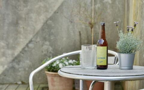 Dordi - 300M from the Sea: Piscine, Mobilier De Jardin, Meubles, Recours, Dalle, Eco Hôtel, Ombre, Chaise, Loisir, Biens
