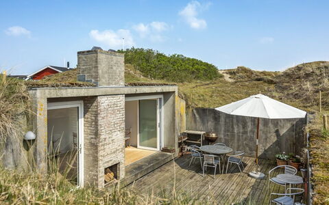Dordi - 300M from the Sea: Piscine, Mobilier De Jardin, Meubles, Recours, Dalle, Eco Hôtel, Ombre, Chaise, Loisir, Biens