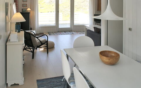 Esa - 500M from the Sea: Arbuste, Design Urbain, Couverture De Sol, Brique, Appartement, Biens, Brickwork, Balcon, Aménagement Paysager