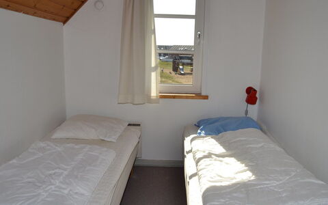 Ester - 2.3Km from the Sea: Mur, Bois, Sol, Chambre, Domicile, Lit, Cadre De Lit, Literie, Drap De Lit, Dortoir