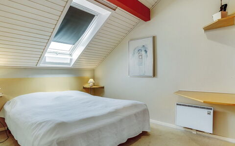 Fotij - 2.3Km from the Sea: Design Intérieur, Sol, Sol, Plafond, Bois, Chambre, Lit, Meubles, Pièce, Éclairage