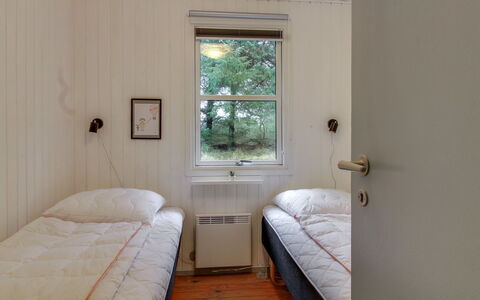 Dika - 1Km from the Sea: Mur, Bois, Sol, Sol, Chambre, Lit, Design Intérieur, Cadre De Lit, Domicile, Literie