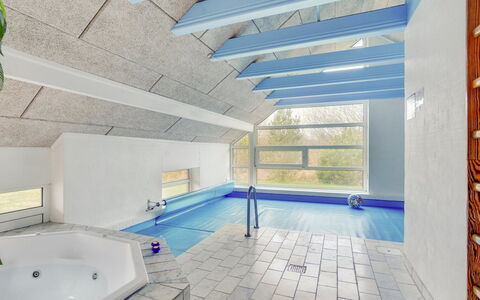 Swening - 2.1Km from the Sea: Plafond, Recours, Daylighting, Conception, Hôtel, Grenier, Faisceau, Appartement Penthouse, Piscine