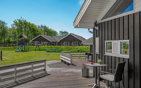 Domna - 800M from the Sea: Domicile, Chalet, Porche, Siding, Ferme, Structure En Plein Air
