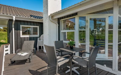 Domna - 800M from the Sea