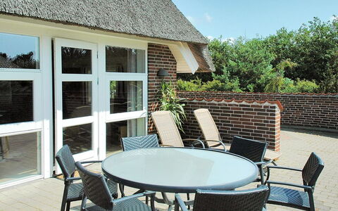 Carolin - 400M from the Sea: Herbe, Maison, Toit, Domicile, Chalet, Arbuste, Lot Terre, Zone Rurale, Ferme, Couverture De Sol