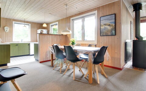 Straale - 1.4Km from the Sea: Herbe, Maison, Toit, Chalet, Domicile, Arbuste, Ferme, Lot Terre, Zone Rurale