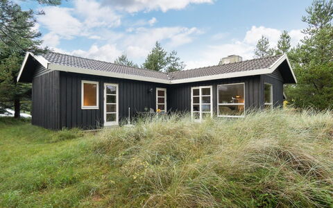 Magrete - 900M from the Sea: Herbe, Maison, Toit, Domicile, Chalet, Arbuste, Lot Terre, Zone Rurale, Ferme, Couverture De Sol