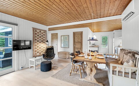 Magrete - 900M from the Sea: Herbe, Maison, Toit, Domicile, Chalet, Arbuste, Lot Terre, Zone Rurale, Ferme, Couverture De Sol