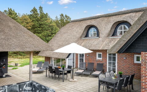 Vangel - 500M from the Sea: Toit, Lot Terre, Chalet, Domicile, Zone Rurale, Cabanon, Siding, Batiments Jardin, Cabane En Rondins, Cabane