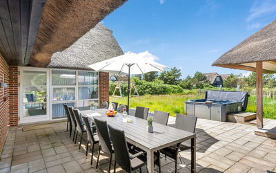Vangel - 500M from the Sea